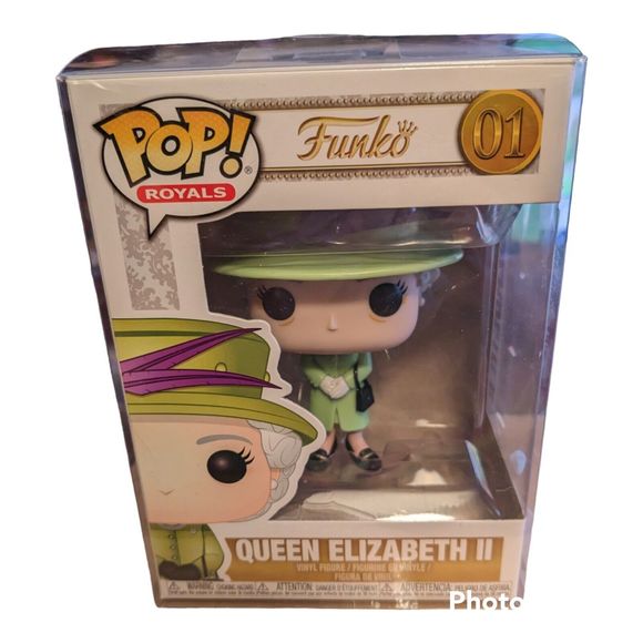 Funko Pop! Royals: QUEEN ELIZABETH II (Green Dress) #01 NEW - Picture 2 of 7